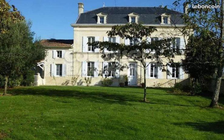 Le Domaine De Bellevue Bed & Breakfast Tanzac Ngoại thất bức ảnh